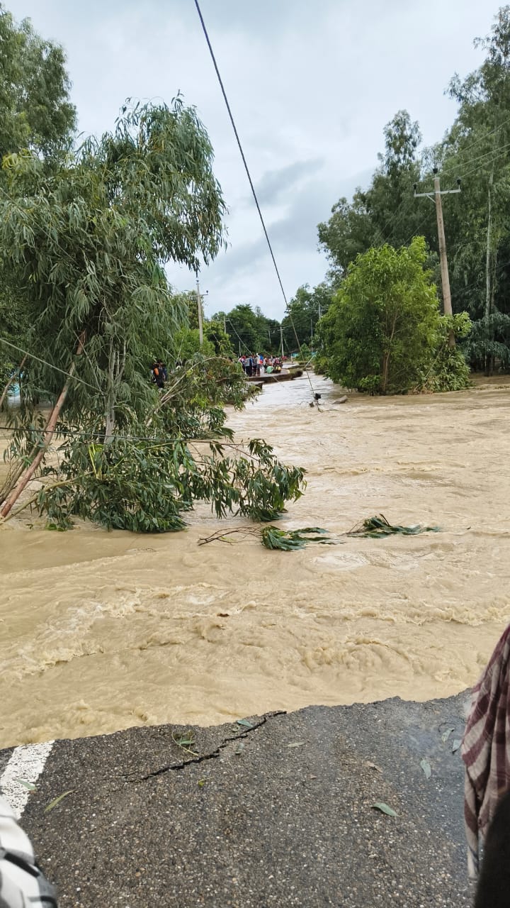 बाढीले बाँध भत्काउँदा ४ सयभन्दा बढी घर डुबानमा