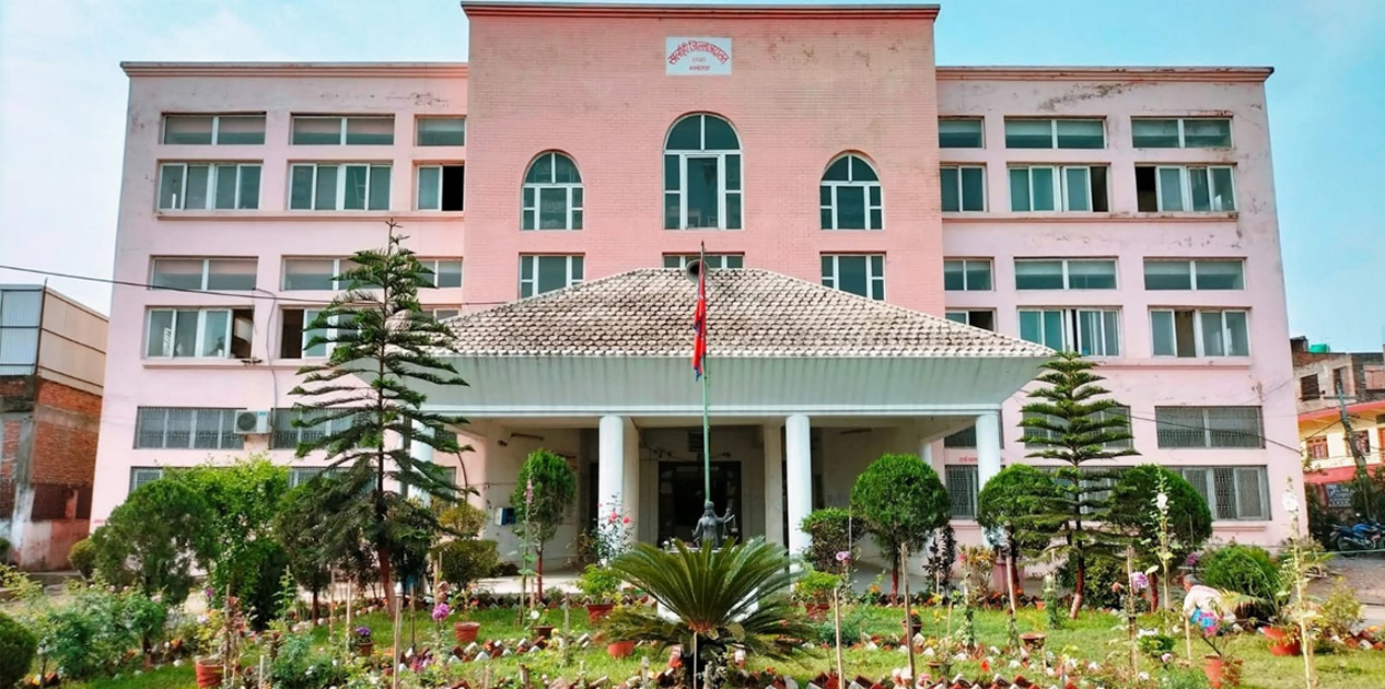 हत्या विरोधमा सर्लाही जिल्ला अदालतका कर्मचारीद्वारा सेवा बन्द